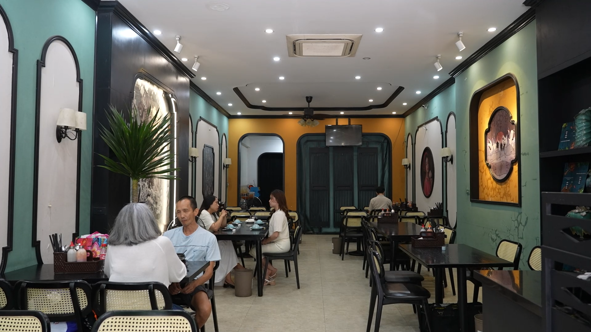 Foodtour Thanh Hóa: Cơm thố Bách Khoa - Hương vị mâm cơm gia đình