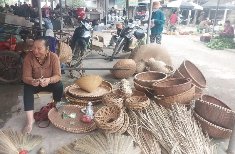 Luấn quấn chợ Hội...