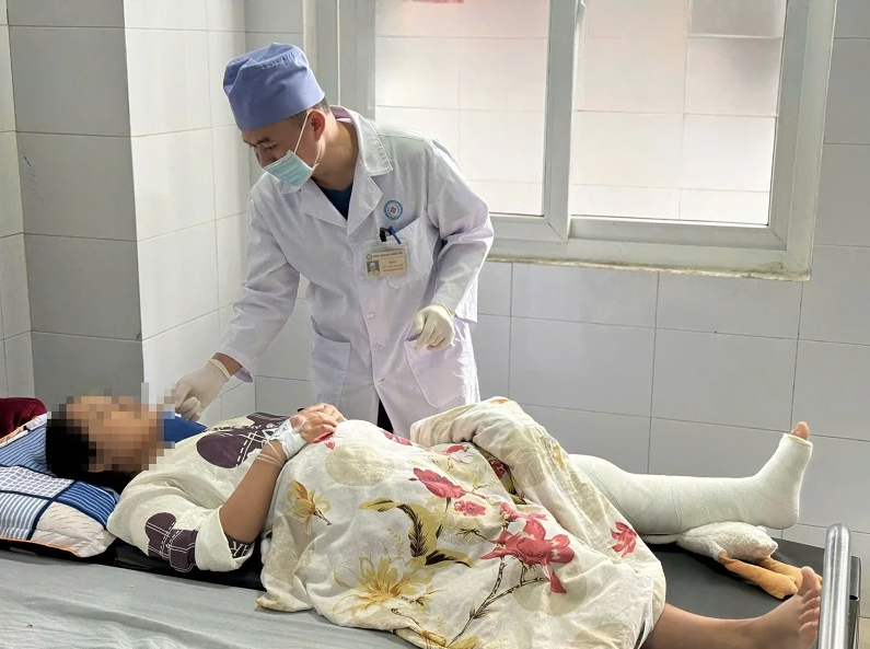 Bệnh viện Nhi Thanh Hóa cấp cứu thành công ca bệnh đa chấn thương nặng