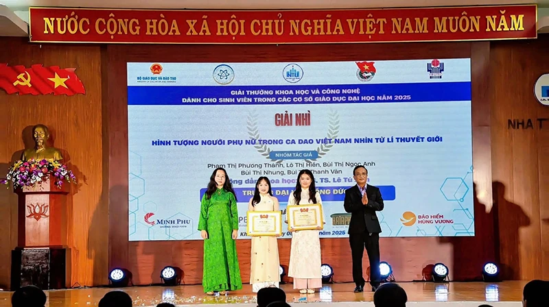 Sinh viên chinh phục sân chơi công nghệ