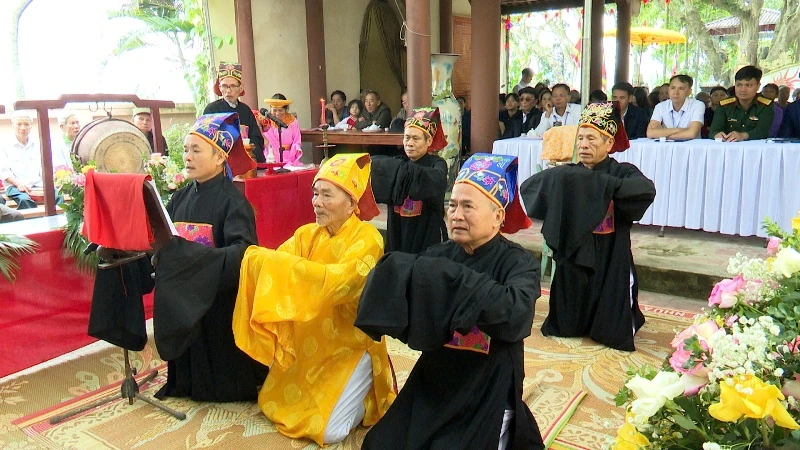 Đền Bà Am trên đất Hội Hiền