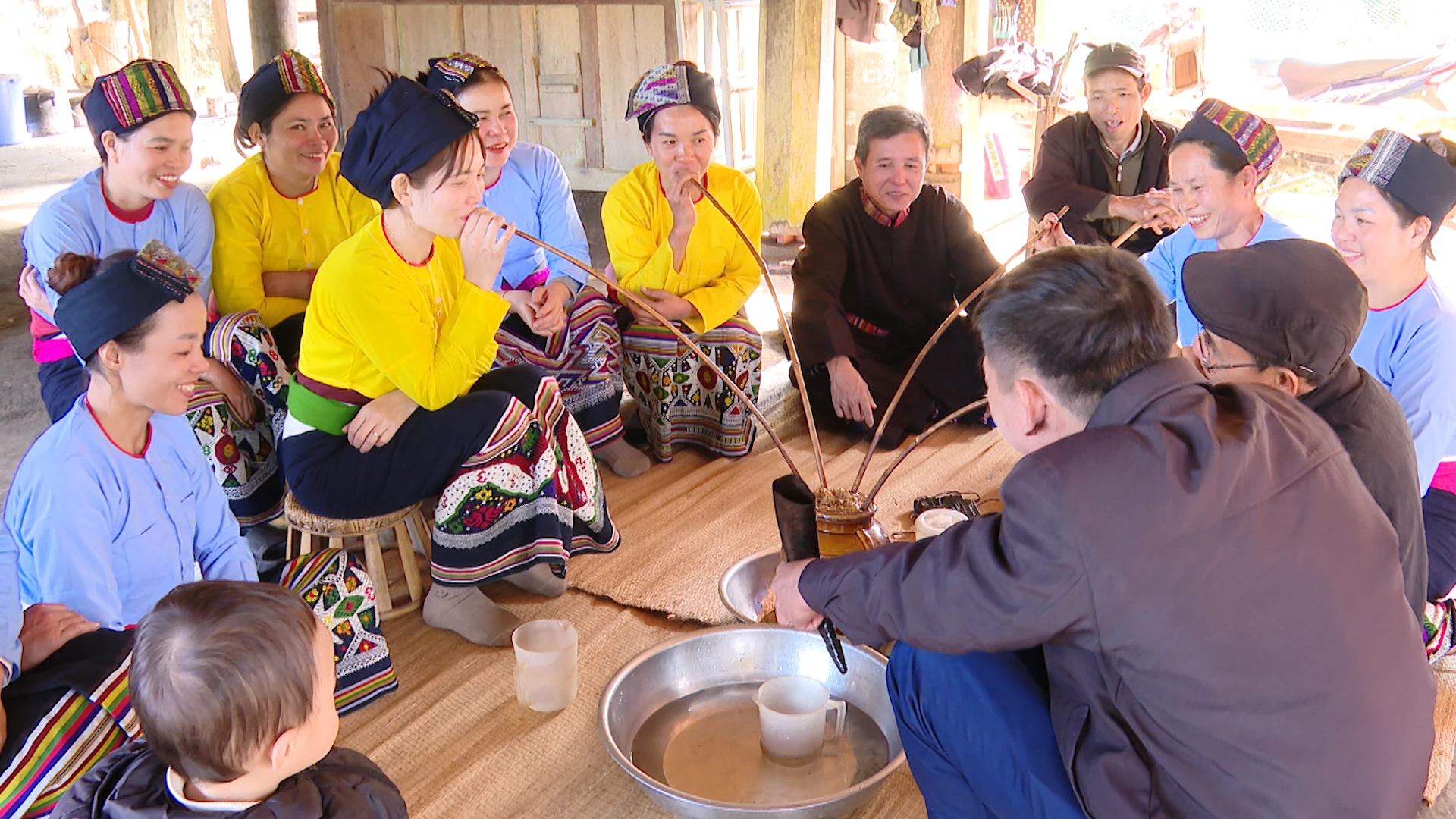 Tìm về câu nhuốn “Bà hới nơ...”