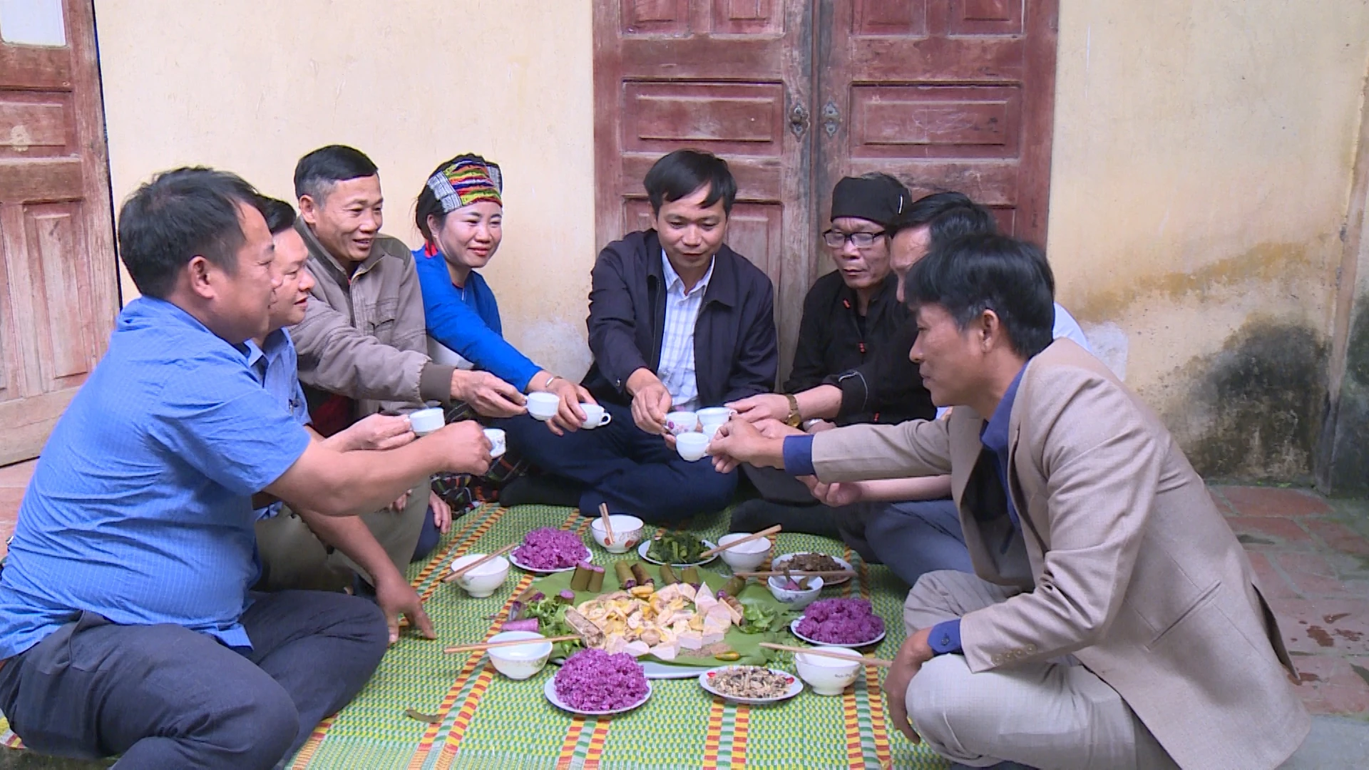 Độc đáo món thịt chua của đồng bào Thái