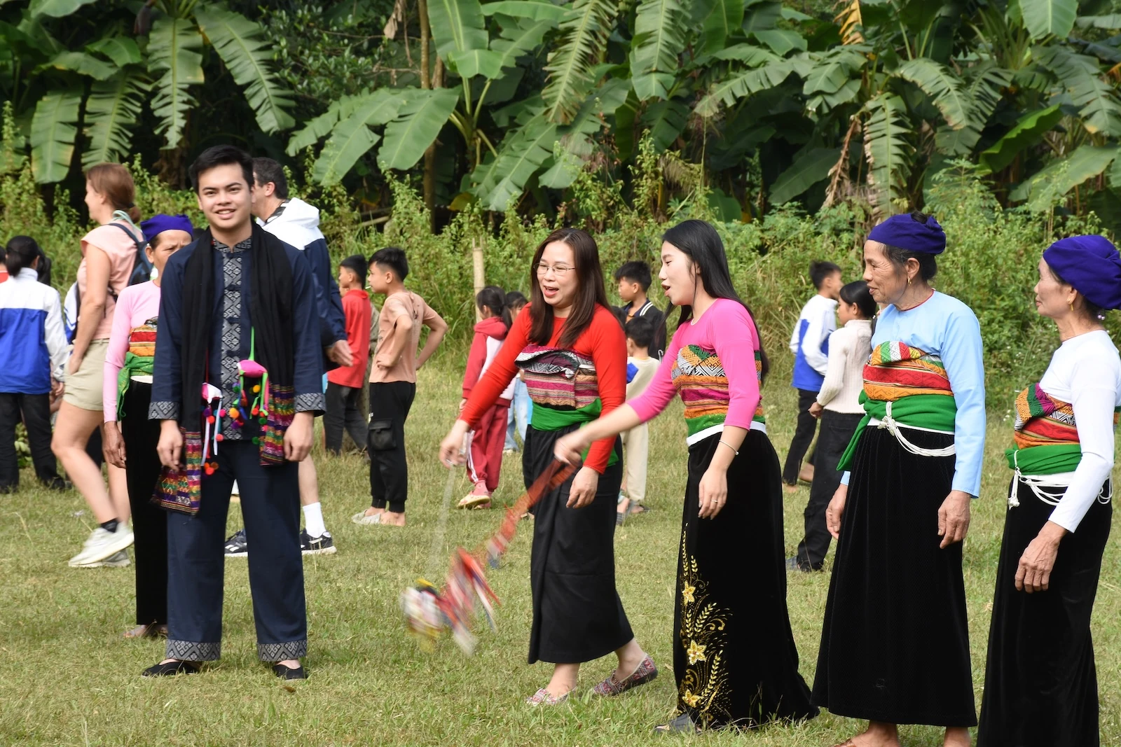 Theo quả còn bay lên trời Pù Luông