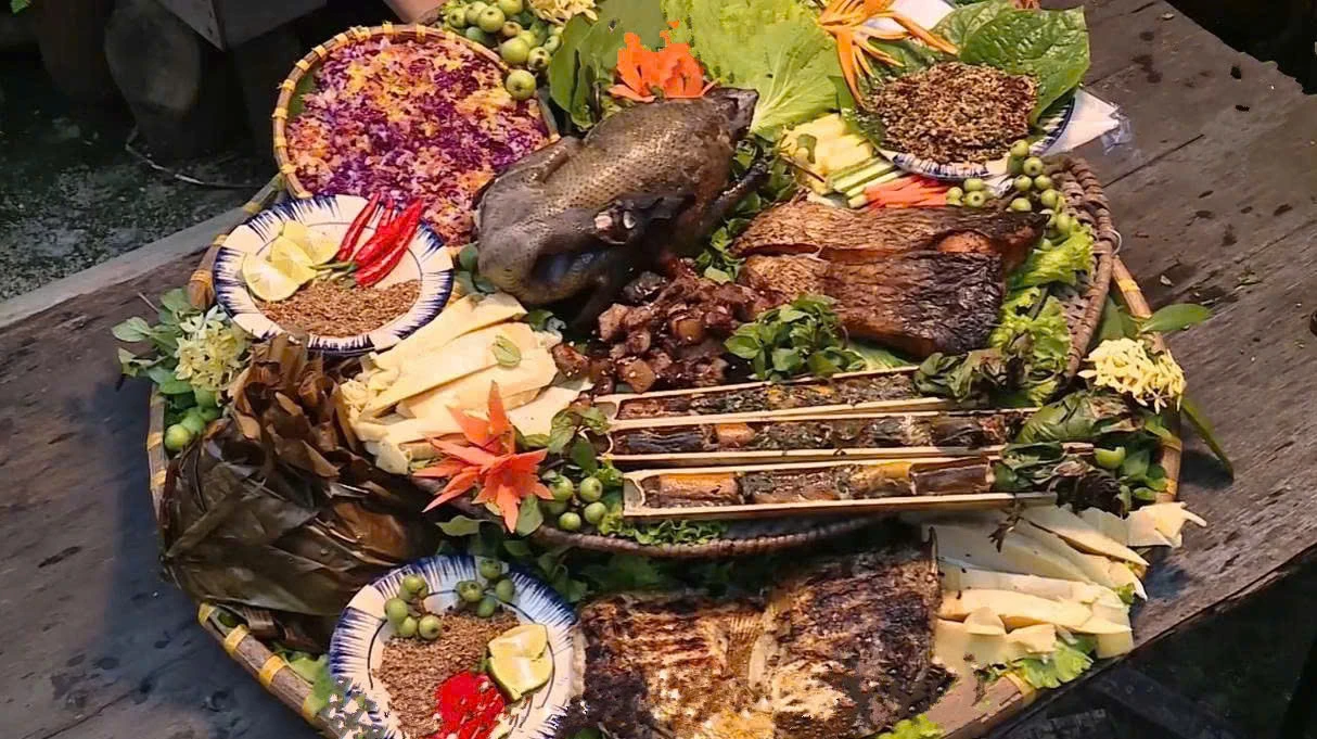 Độc đáo mâm cỗ lá của người Thái xứ Thanh