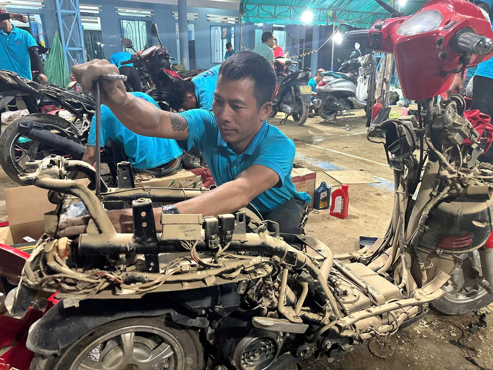 Bàn tay nối những yêu thương