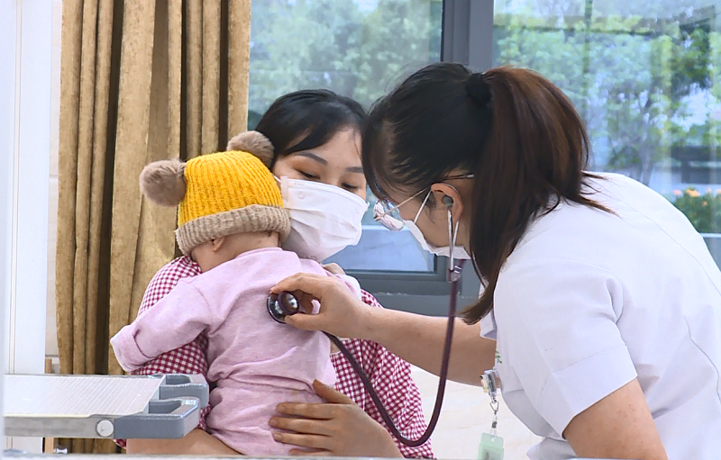 Những sai lầm của phụ huynh khiến trẻ bị viêm phổi vào mùa lạnh