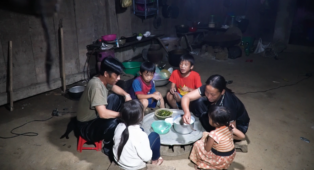 Bông hoa của “bản đẻ ”