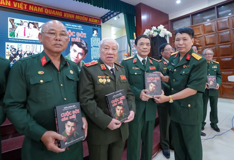 Trao giải cuộc vận động viết và kể chuyện Tình yêu trong chiến tranh