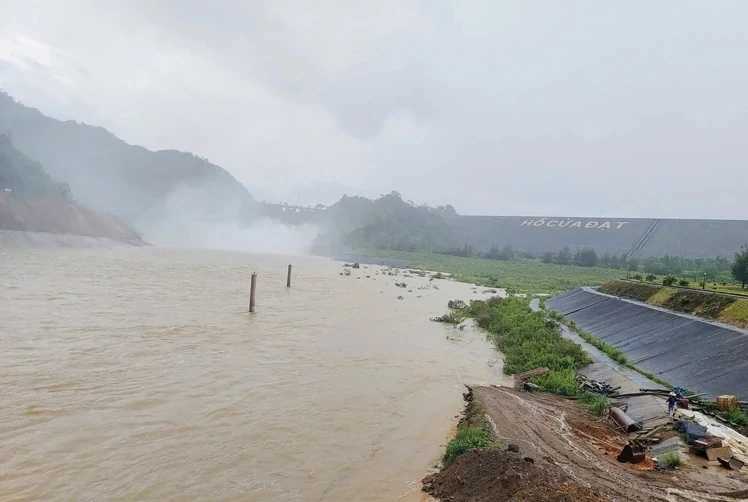 Phê duyệt phương án cắm mốc chỉ giới phạm vi bảo vệ công trình hồ chứa nước Bản Mồng