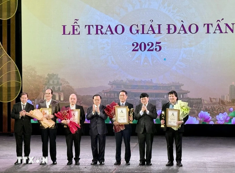 Giải thưởng Đào Tấn năm 2025 vinh danh 14 tập thể và cá nhân