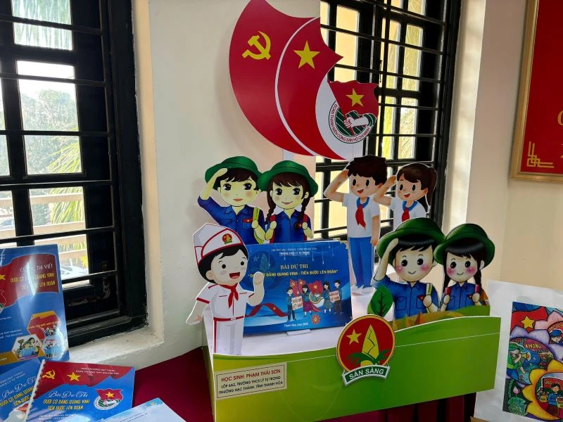 “Tiến bước lên Đoàn - Trách nhiệm của tuổi trẻ với đất nước”