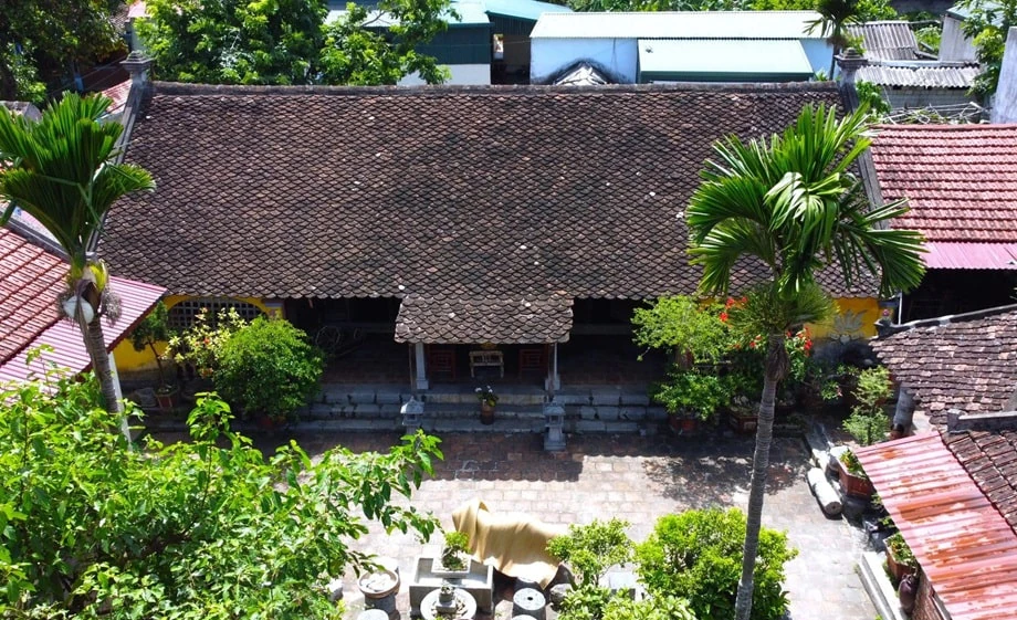 “Đất lề quê thói”