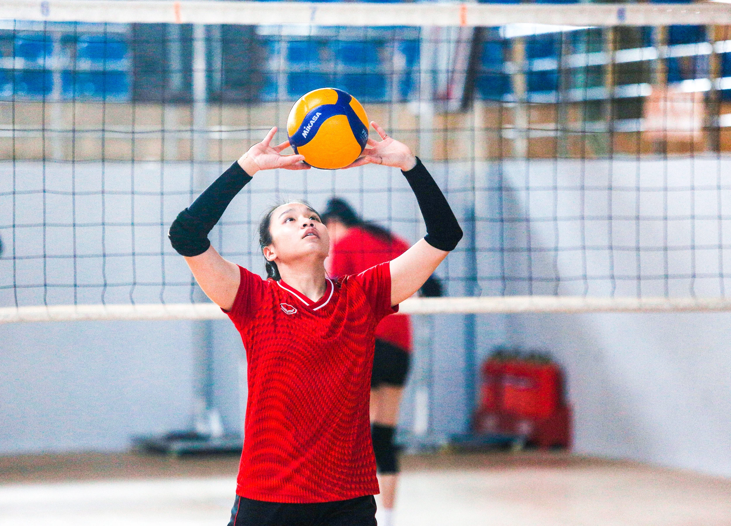 Cây chuyền hai Tôn Thị Minh Thư cập bến đội bóng chuyền nữ Xi măng Long Sơn Thanh Hoá