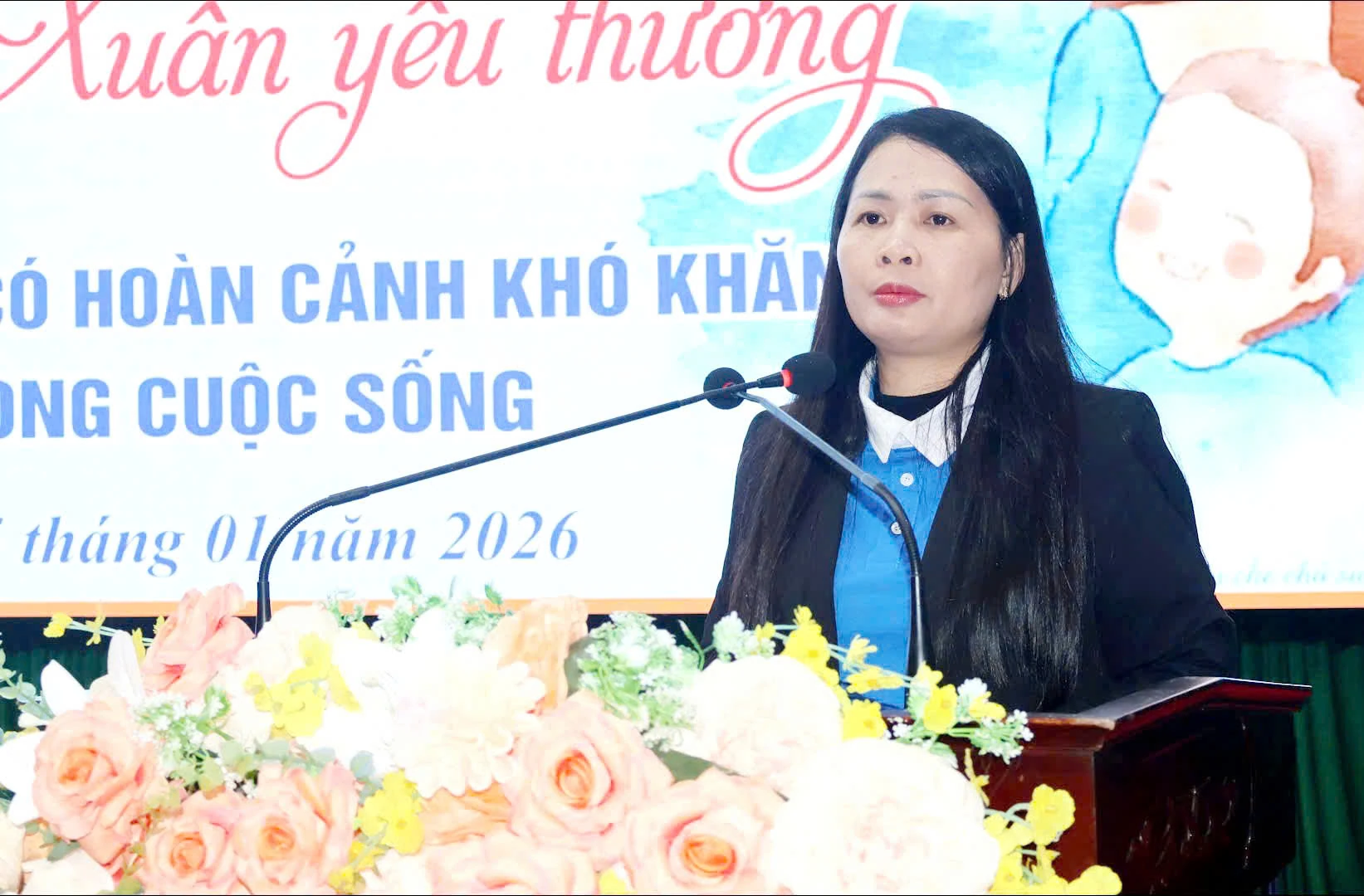 Trao quà cho trẻ mồ côi đặc biệt khó khăn tại phường Tĩnh Gia