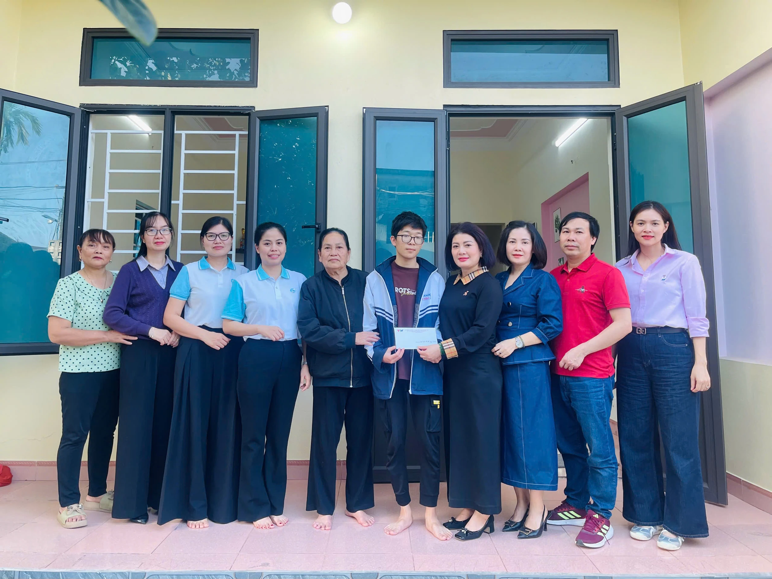 Thắp sáng niềm tin, viết tiếp ước mơ cho trẻ mồ côi