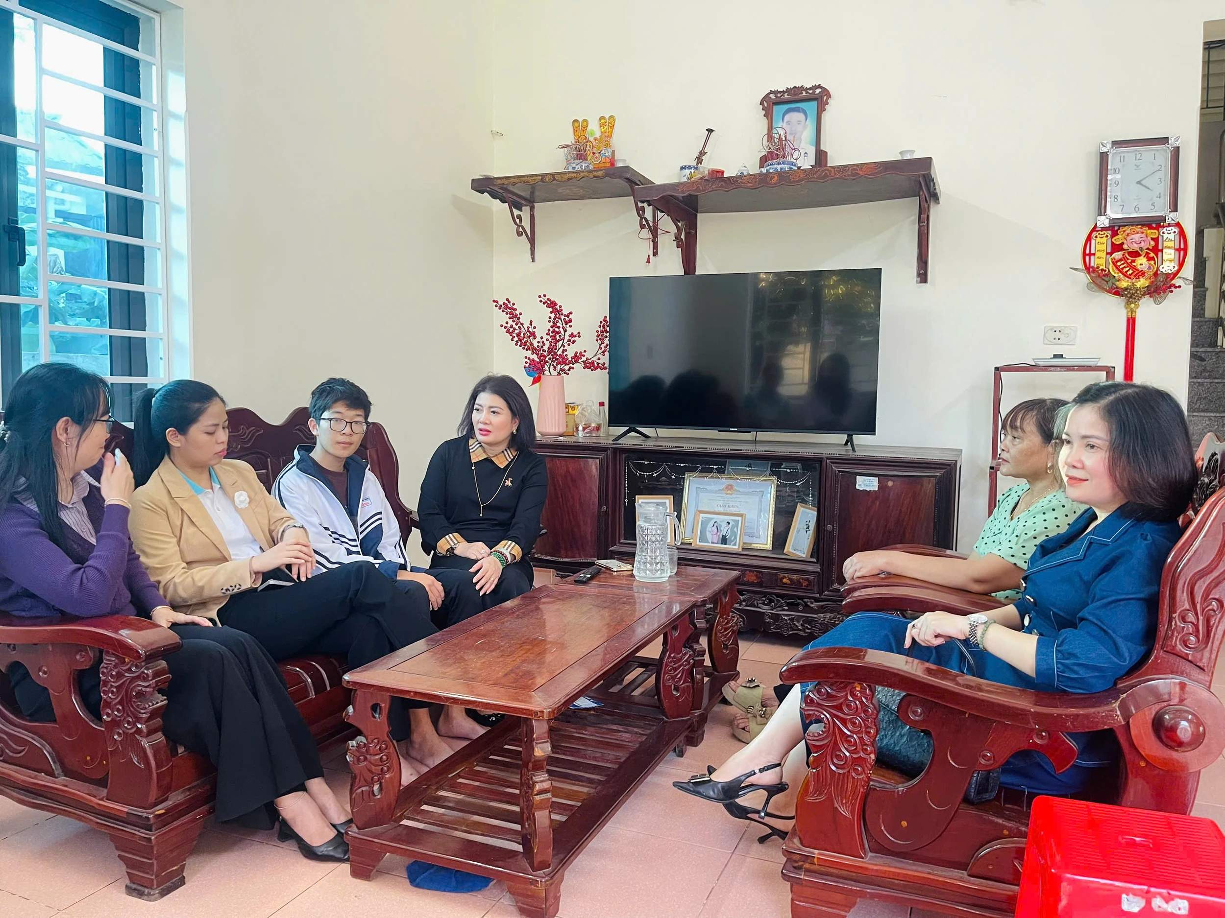 Thắp sáng niềm tin, viết tiếp ước mơ cho trẻ mồ côi