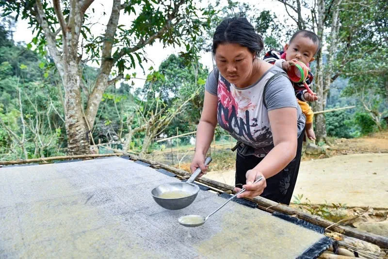 Nét đẹp nghề làm giấy dó của đồng bào Mông