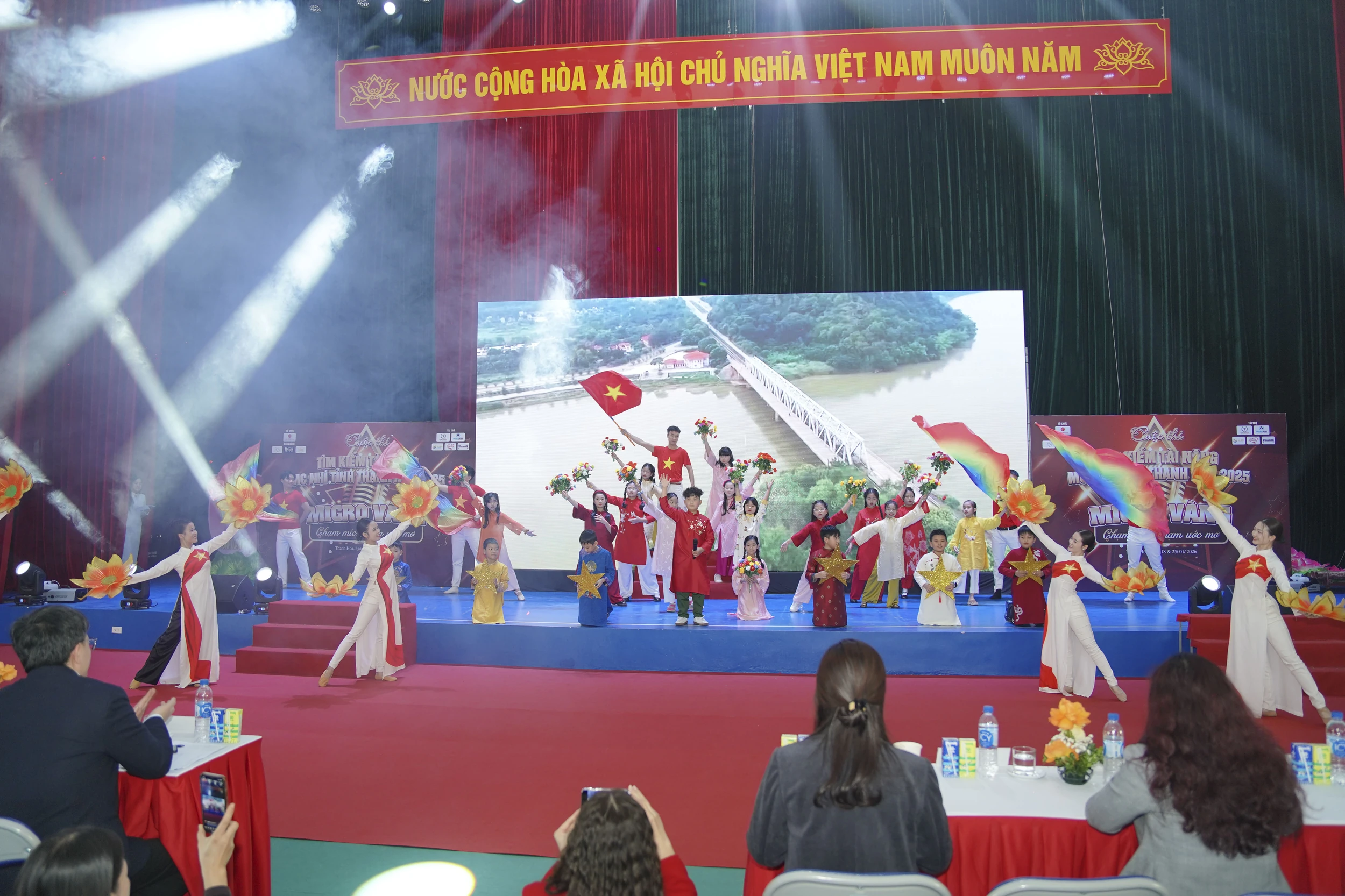 Micro Vàng: Lan tỏa tình yêu quê hương đất nước trong học sinh