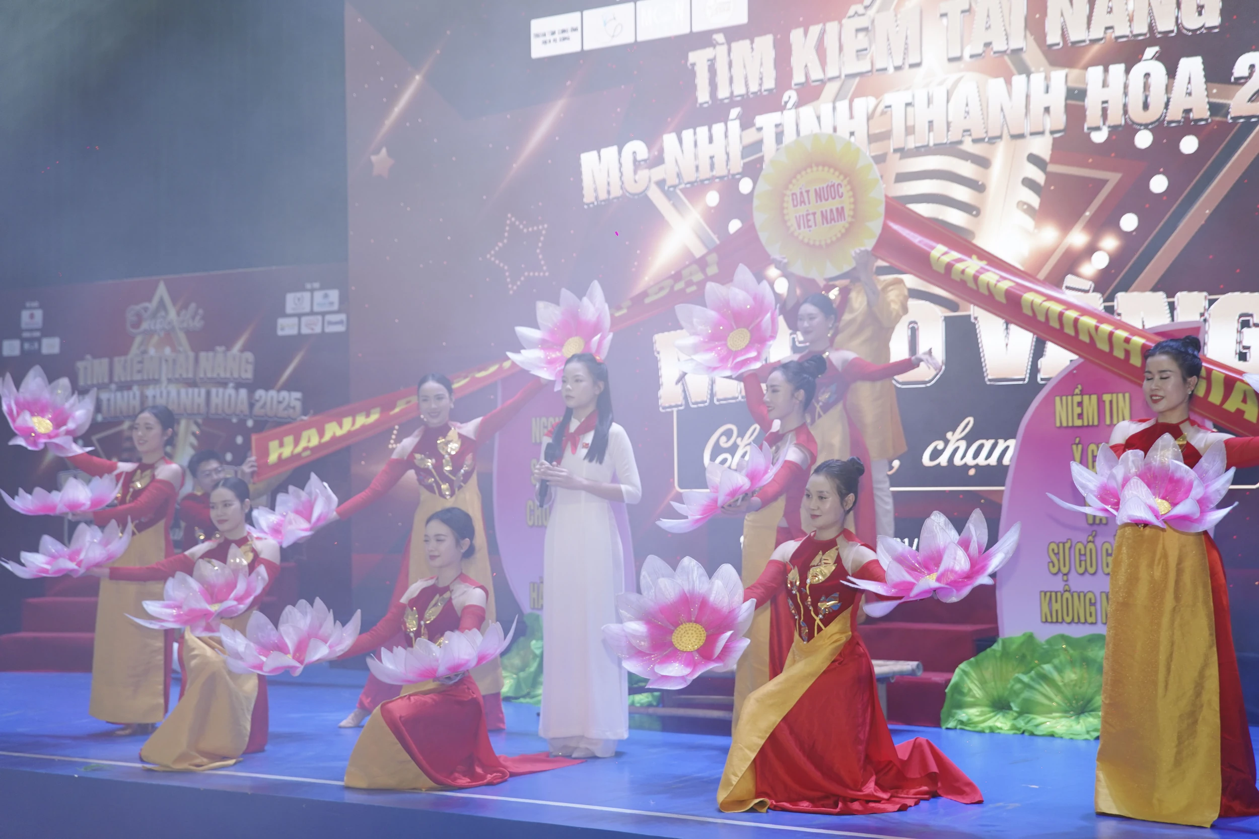 Micro Vàng: Lan tỏa tình yêu quê hương đất nước trong học sinh