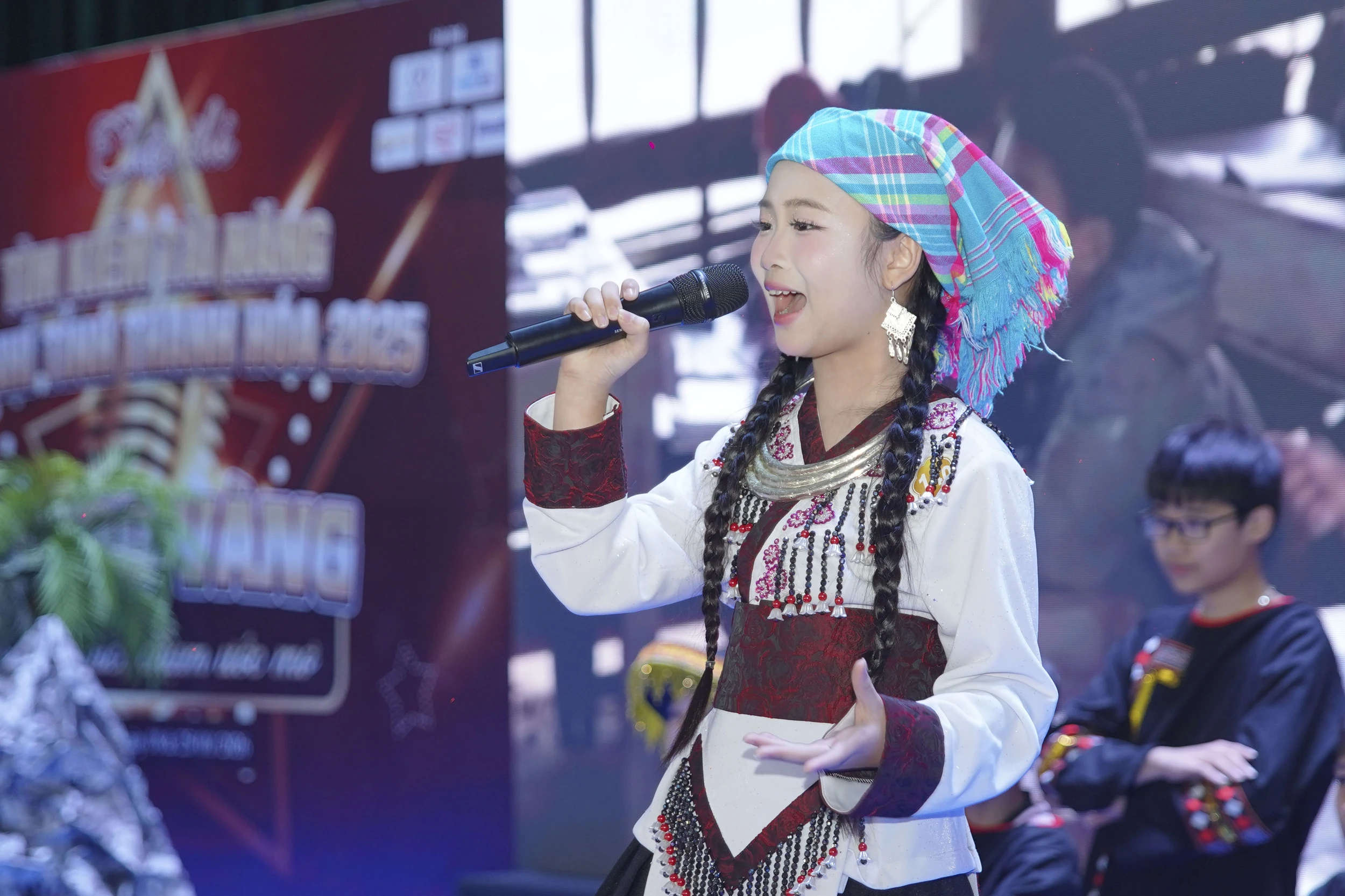 Micro Vàng: Lan tỏa tình yêu quê hương đất nước trong học sinh