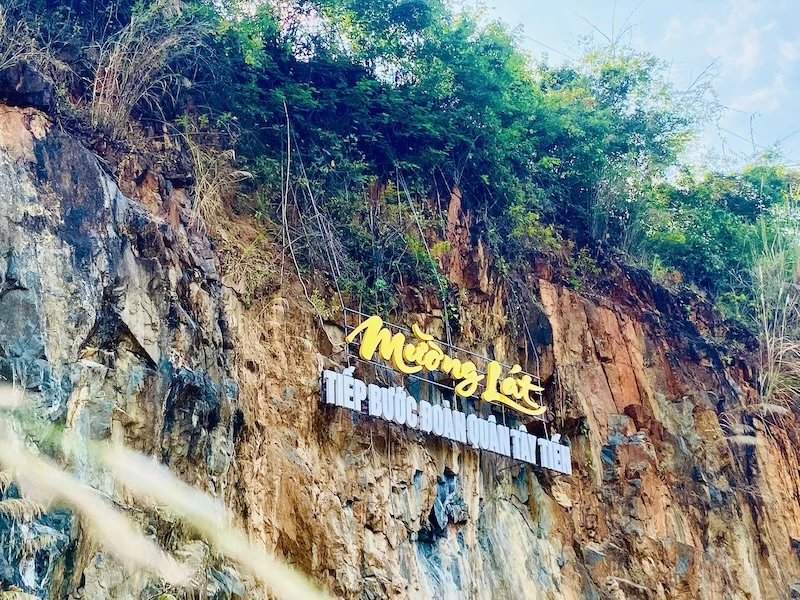 Tết đổi thay từ những điều gần dân