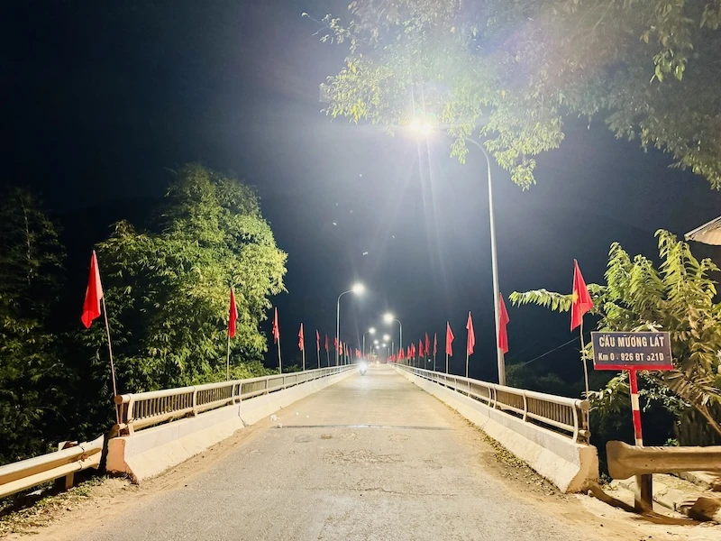 Tết đổi thay từ những điều gần dân