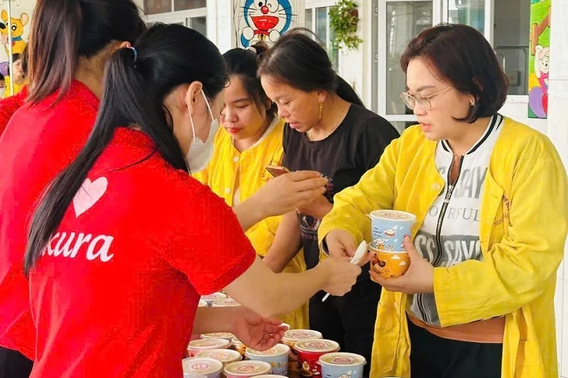 Ấm lòng những suất cơm, cháo nghĩa tình tại bệnh viện những ngày giáp Tết