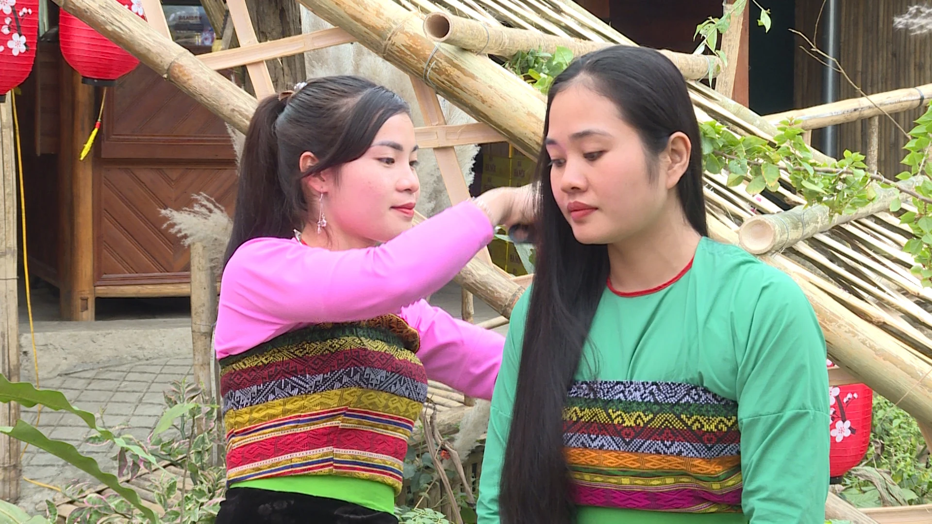 Đồng bào Thái và tục gội đầu ngày cuối năm