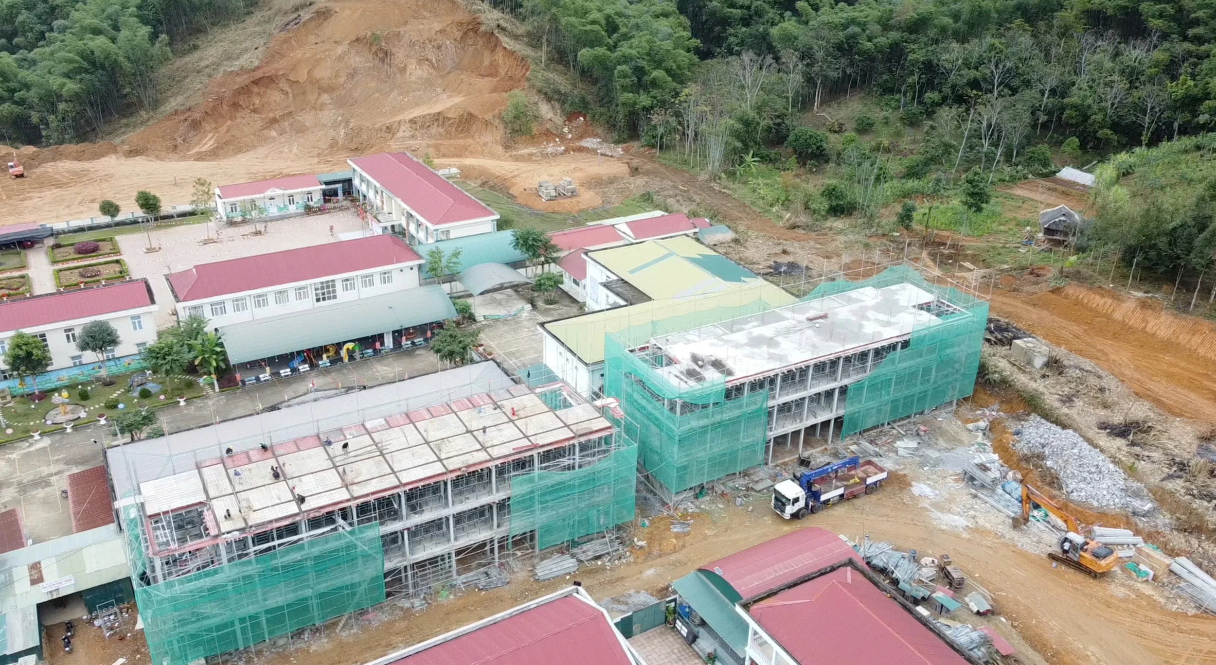 Nỗ lực chăm lo cho học sinh vùng biên giới