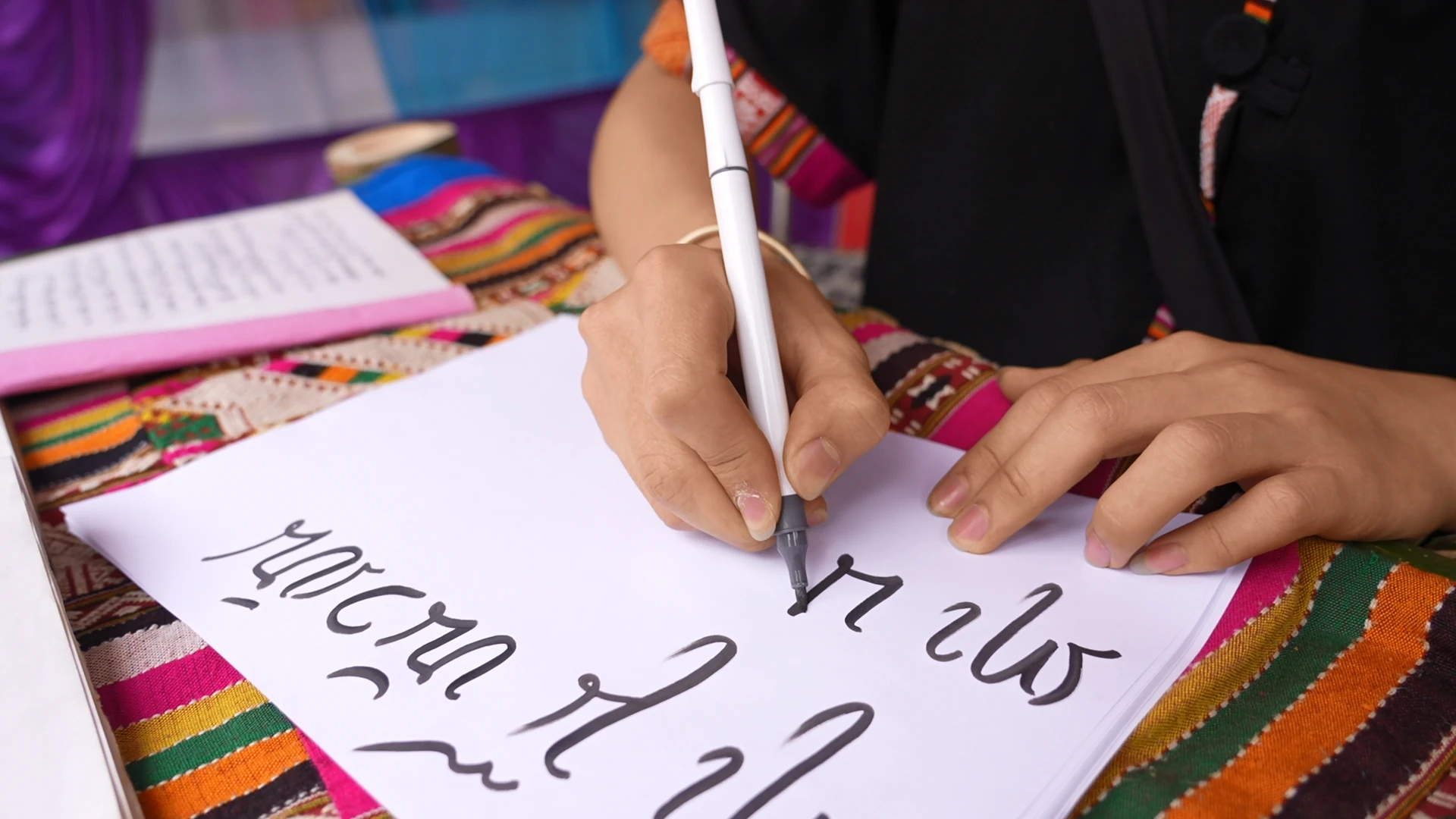 Cậu học trò vùng biên đam mê văn hóa Thái