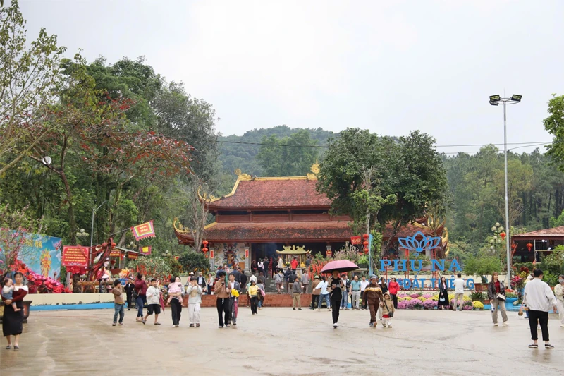 Giữ hồn lễ hội, mở lối phát triển