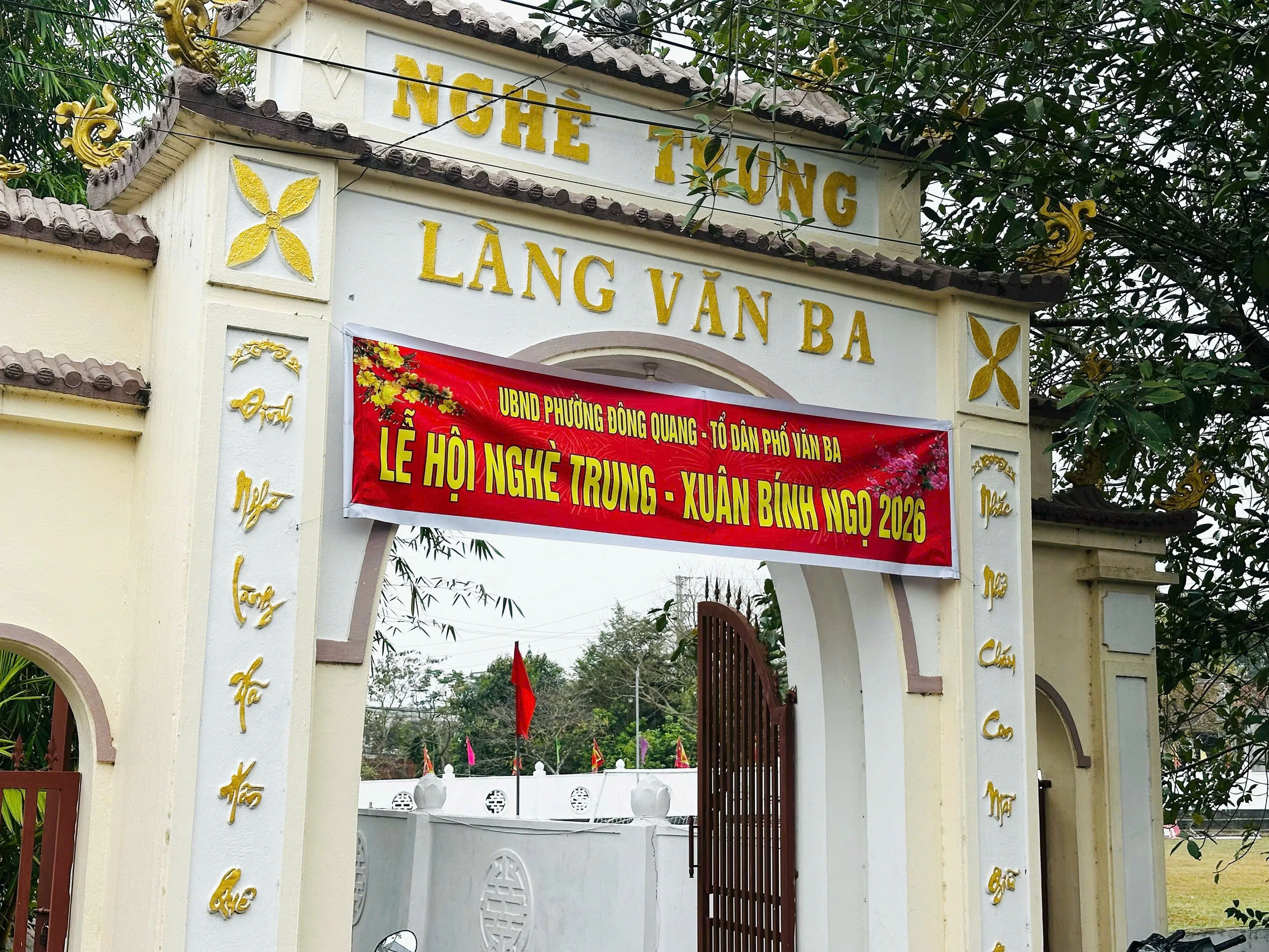 Về Nghè Trung trẩy hội xuân