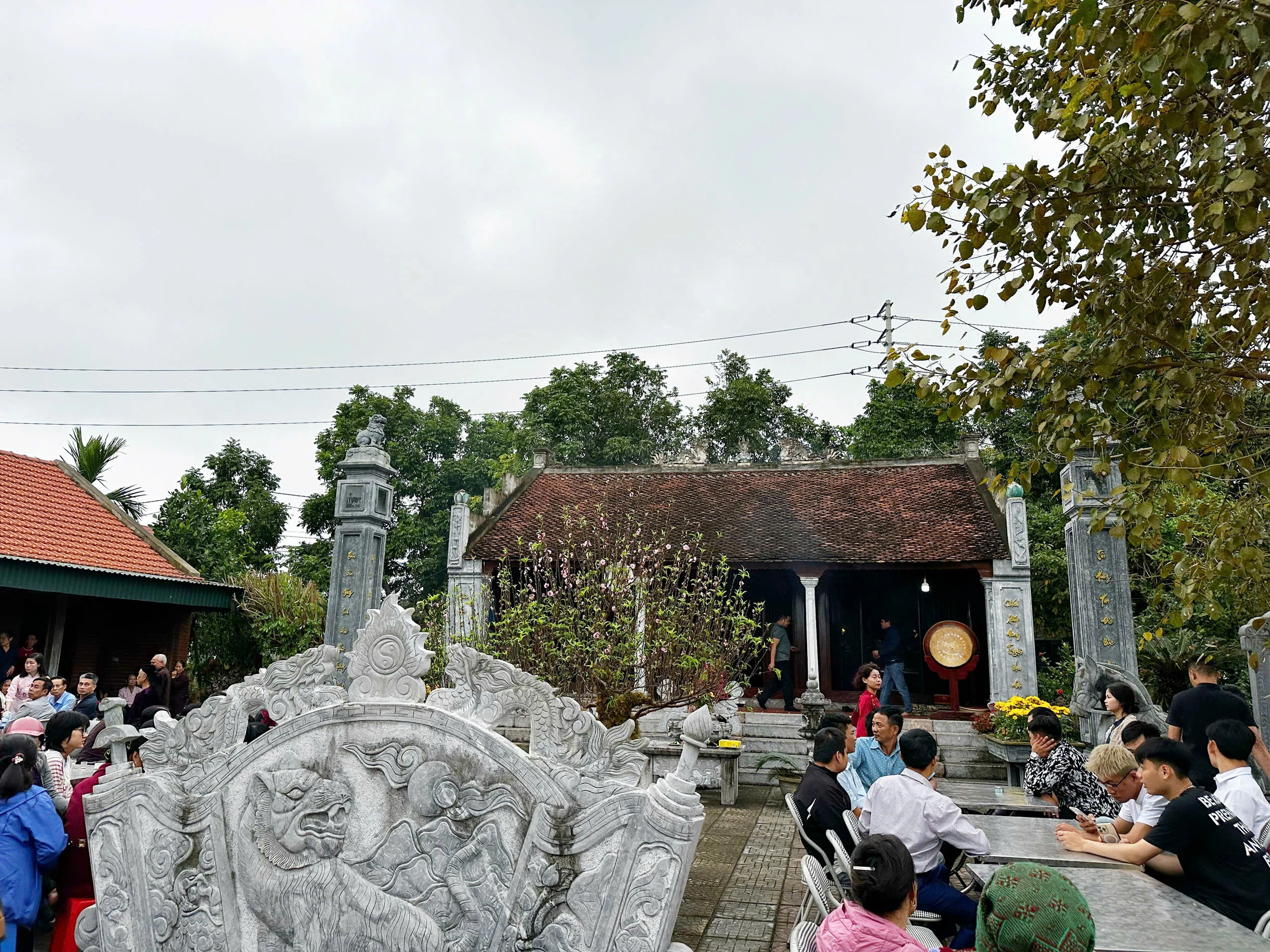 Về Nghè Trung trẩy hội xuân