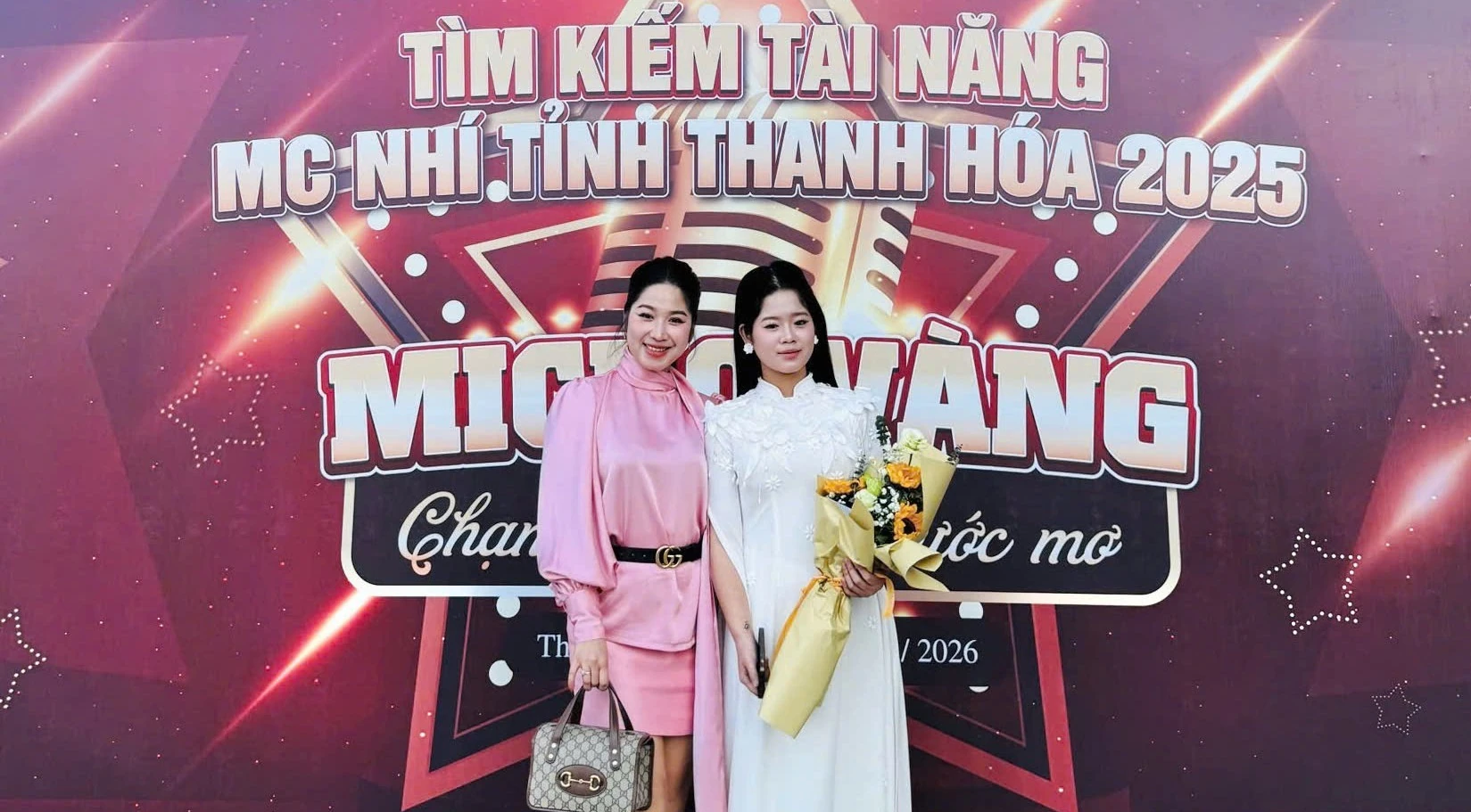 Vút cao tiếng hát sơn ca