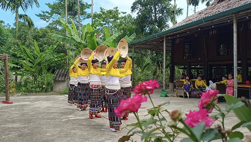 Khi bản làng trở thành điểm đến hấp dẫn du khách
