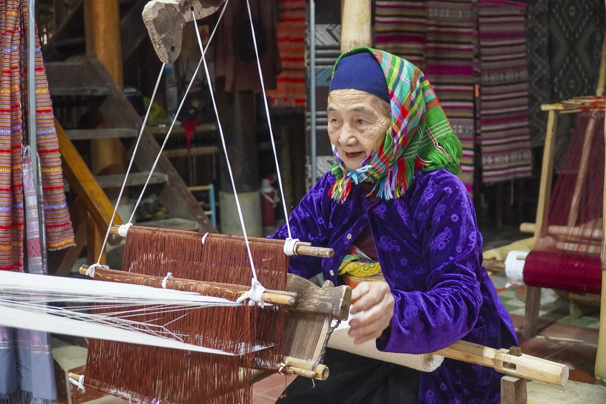 Tiếng thoi giữ hồn thổ cẩm