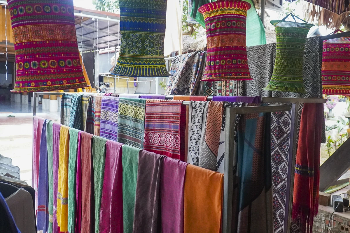 Tiếng thoi giữ hồn thổ cẩm