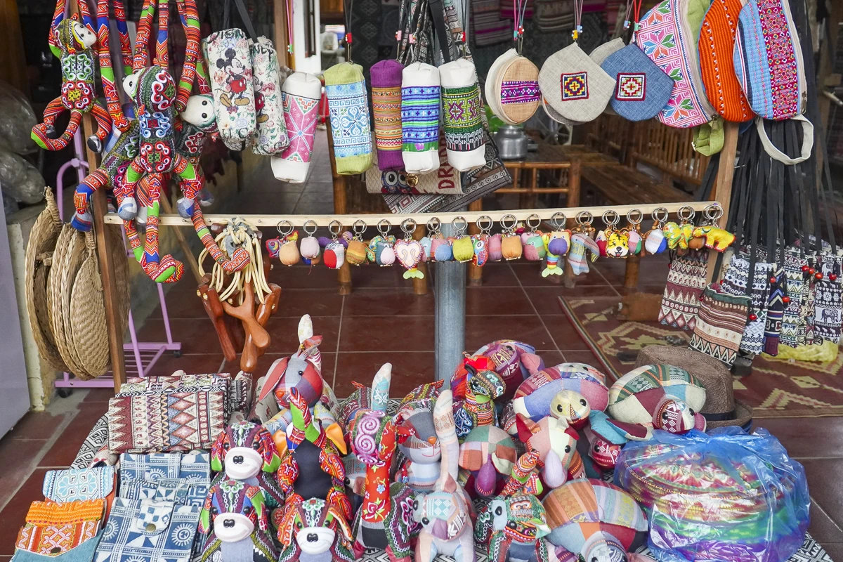 Tiếng thoi giữ hồn thổ cẩm