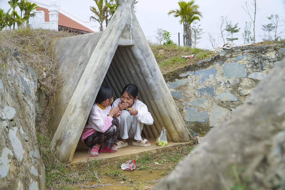 Cận cảnh tượng đài Trung đội nữ dân quân Hoa Lộc bắn rơi máy bay Mỹ