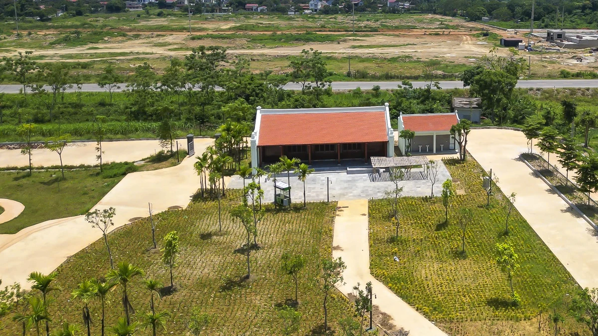 Cận cảnh tượng đài Trung đội nữ dân quân Hoa Lộc bắn rơi máy bay Mỹ