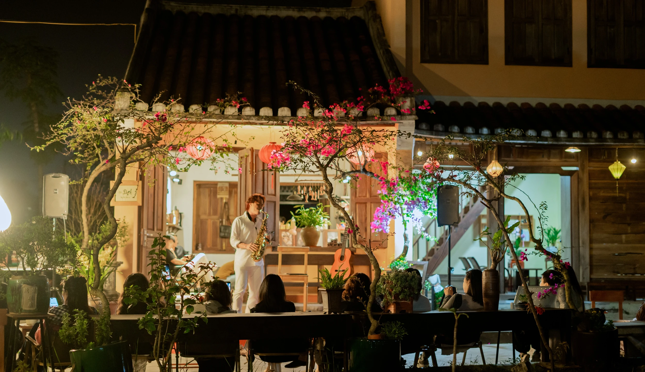 “Chill” cuối tuần cùng cafe và âm nhạc