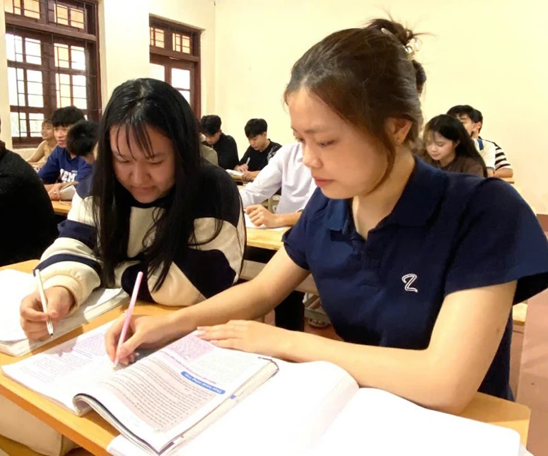 Để không “bị động” với môn thi thứ 3