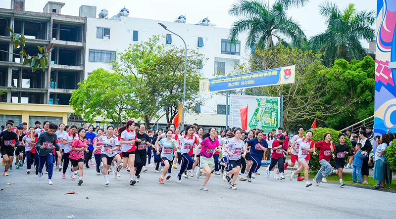 Thể thao thổi bùng nhiệt huyết Tháng Thanh niên