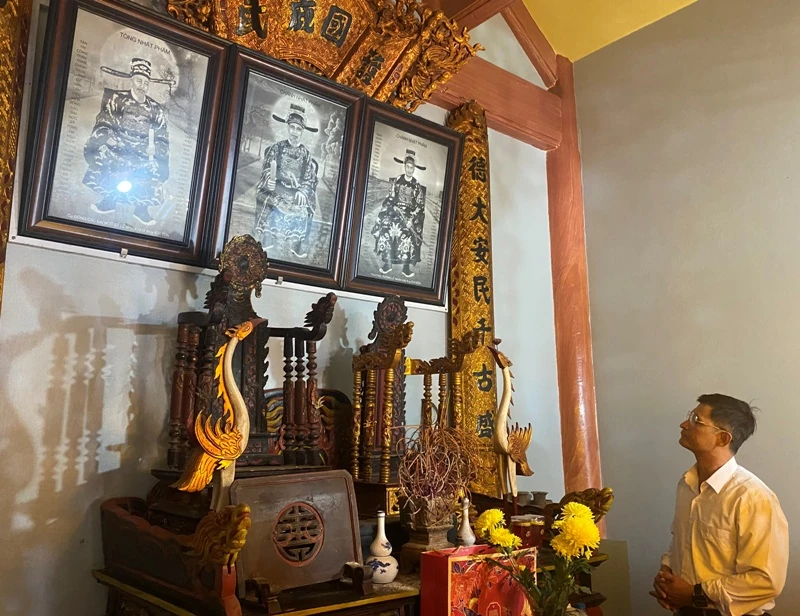 Dòng họ có ba thế hệ nối tiếp được phong Phúc thần