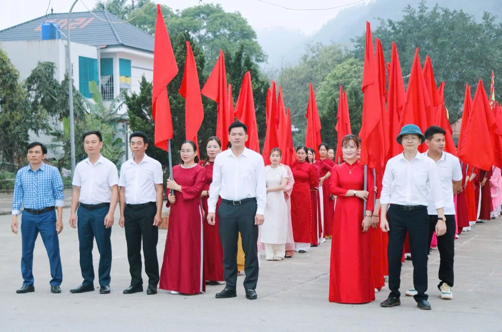 Độc đáo nghi thức rước thuyền Long Châu tại Lễ hội cầu an - cầu ngư, xã Hoằng Tiến