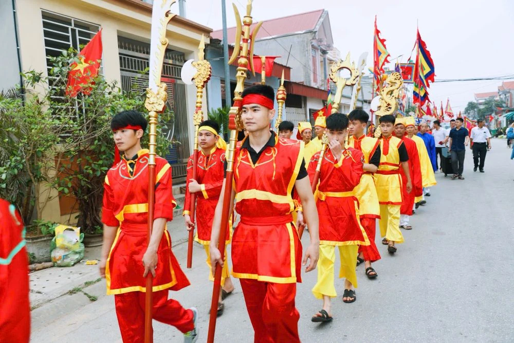 Độc đáo nghi thức rước thuyền Long Châu tại Lễ hội cầu an - cầu ngư, xã Hoằng Tiến