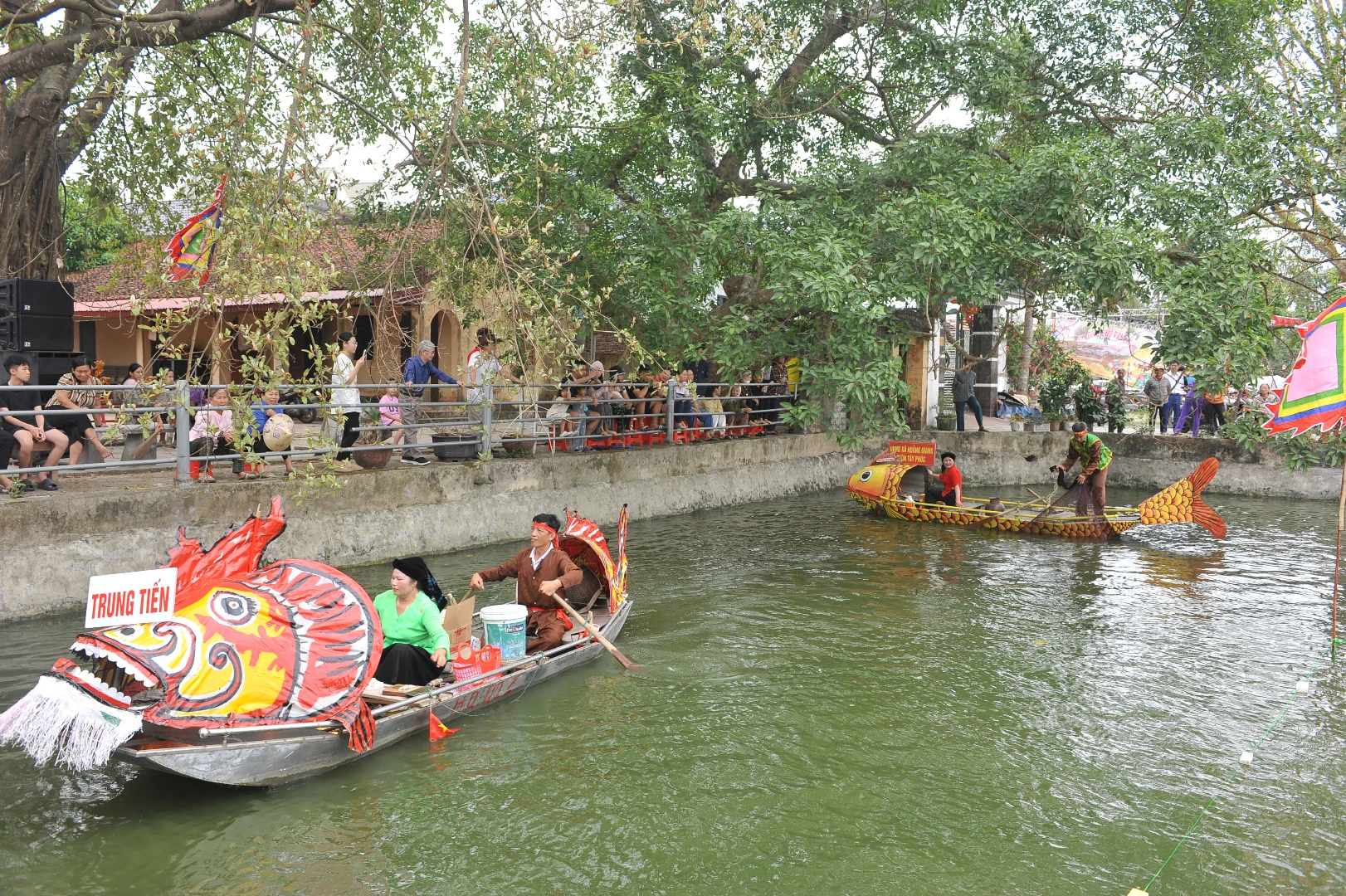 Về hội Kẻ Tổ xem trổ tài “cá giải cơm thi”