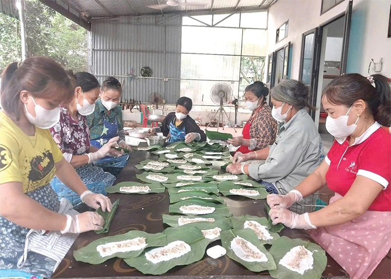 Phía sau cổng làng (Bài 2): Nghề xưa giữ “nhịp làng”
