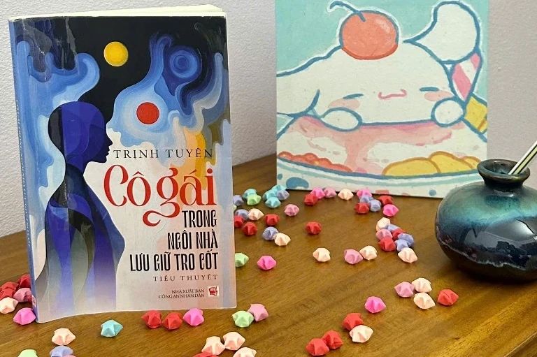 Tiểu thuyết “Cô gái trong ngôi nhà lưu giữ tro cốt”: Vụ án được dẫn lối bởi người đã khuất